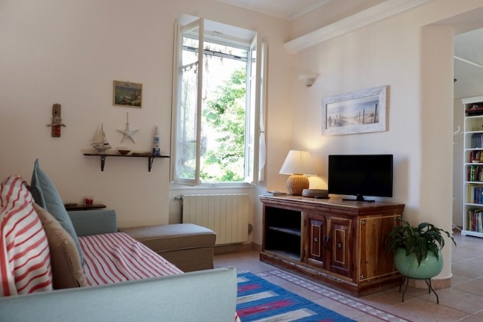 rockyourbnb airbnb italien wohnzimmer