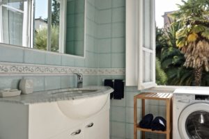 rockyourbnb airbnb italy bathroom